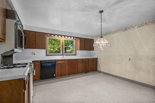 121 HUDSON STREET, Green Bay, WI 54303