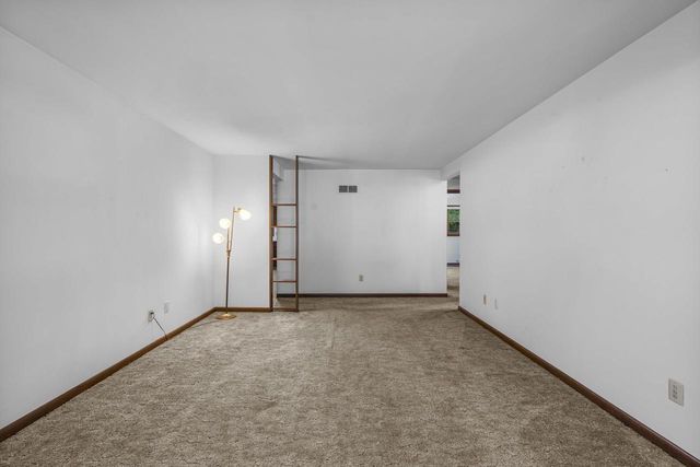 121 HUDSON STREET, Green Bay, WI 54303