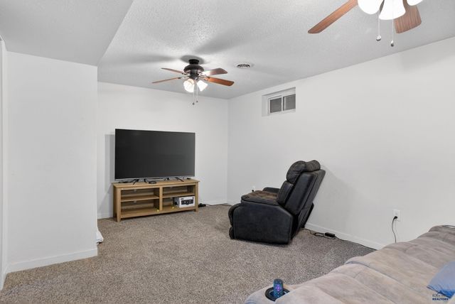 4310 PATRIOT LN, Rapid City, SD 57701