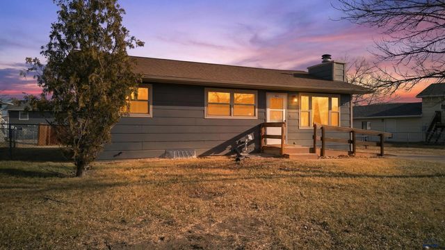 4310 PATRIOT LN, Rapid City, SD 57701