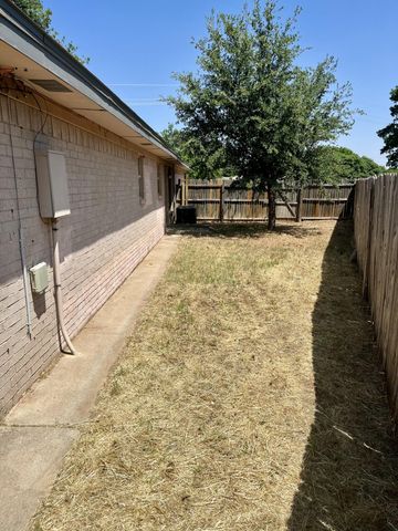 6304 Quaker Avenue, Lubbock, TX 79413