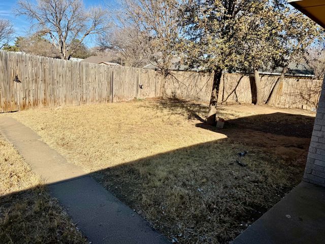 6304 Quaker Avenue, Lubbock, TX 79413
