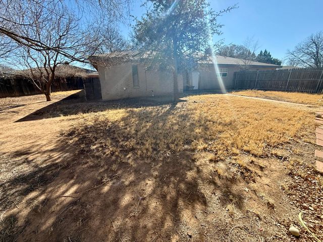 6304 Quaker Avenue, Lubbock, TX 79413