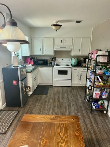 6304 Quaker Avenue, Lubbock, TX 79413