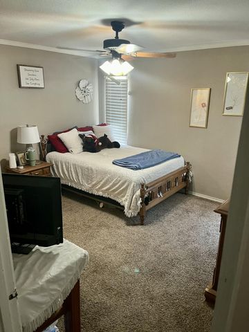 6304 Quaker Avenue, Lubbock, TX 79413