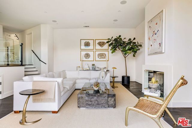 2528 Carman Crest Drive, Los Angeles, CA 90068