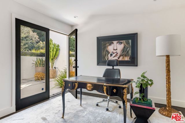 2528 Carman Crest Drive, Los Angeles, CA 90068
