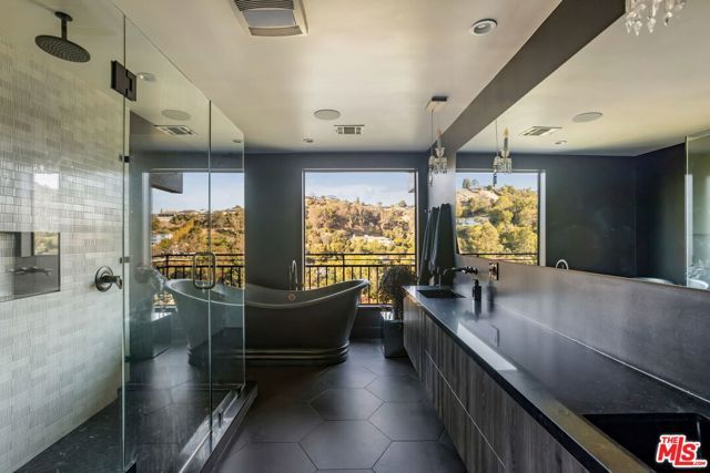 2528 Carman Crest Drive, Los Angeles, CA 90068