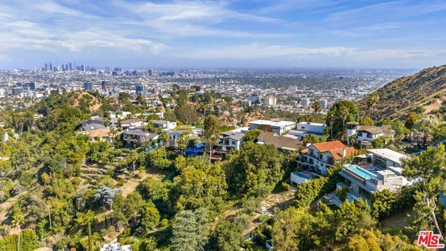 2528 Carman Crest Drive, Los Angeles, CA 90068