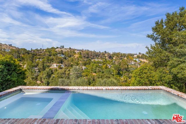 2528 Carman Crest Drive, Los Angeles, CA 90068