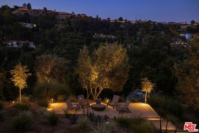 2528 Carman Crest Drive, Los Angeles, CA 90068