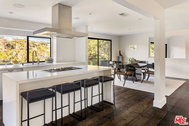 2528 Carman Crest Drive, Los Angeles, CA 90068