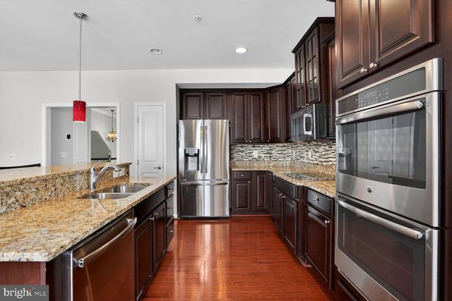 6916 KONA DR, Gainesville, VA 20155