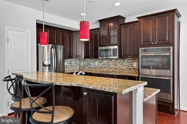 6916 KONA DR, Gainesville, VA 20155