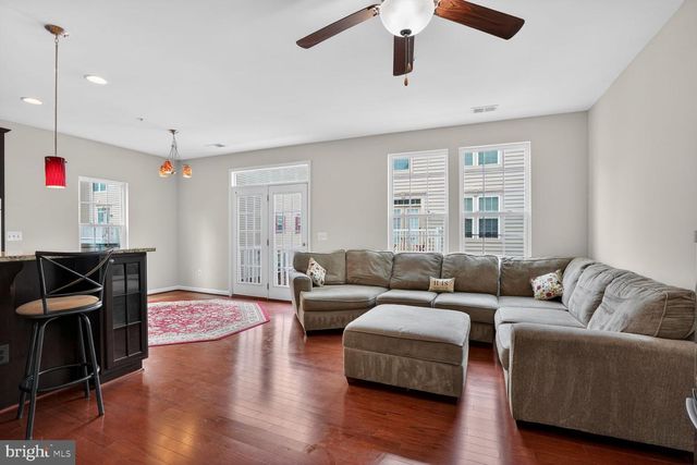 6916 KONA DR, Gainesville, VA 20155