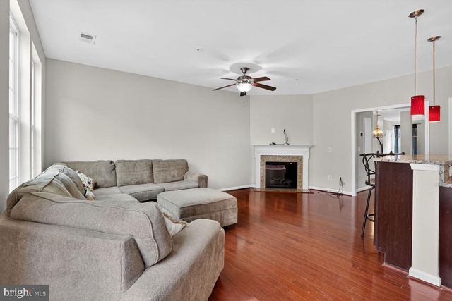 6916 KONA DR, Gainesville, VA 20155