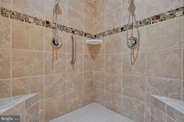 6916 KONA DR, Gainesville, VA 20155