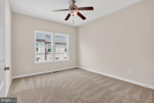 6916 KONA DR, Gainesville, VA 20155
