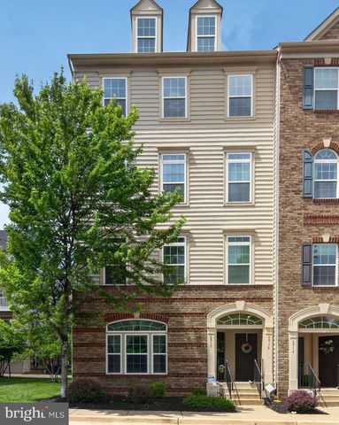 6916 KONA DR, Gainesville, VA 20155