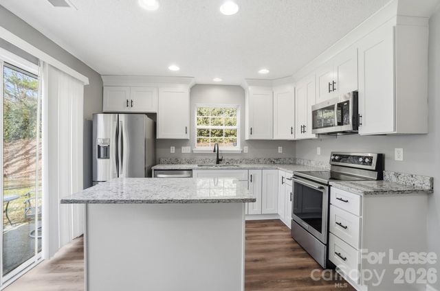 1760 Forest Side Lane, Charlotte, NC 28213