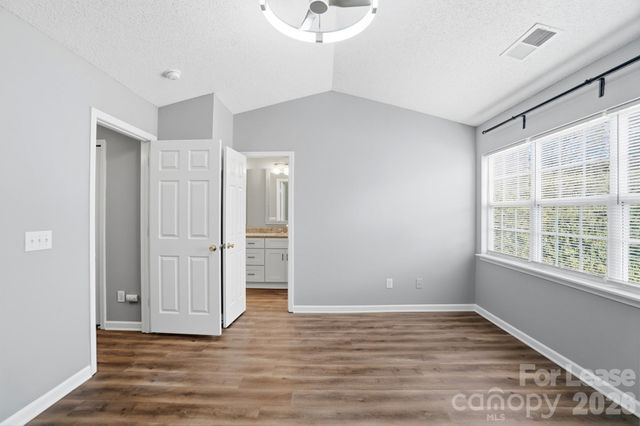 1760 Forest Side Lane, Charlotte, NC 28213