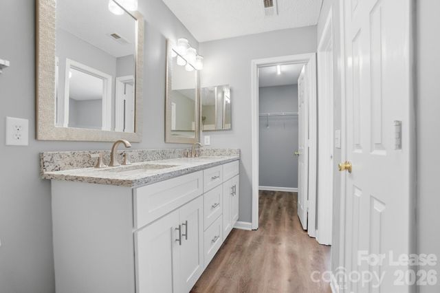 1760 Forest Side Lane, Charlotte, NC 28213