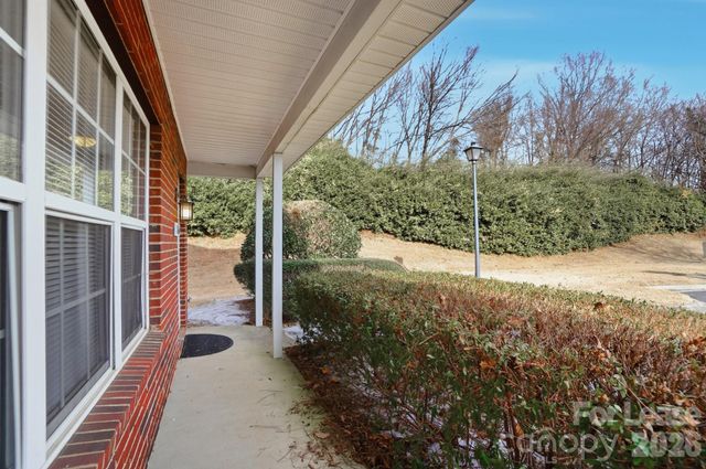 1760 Forest Side Lane, Charlotte, NC 28213