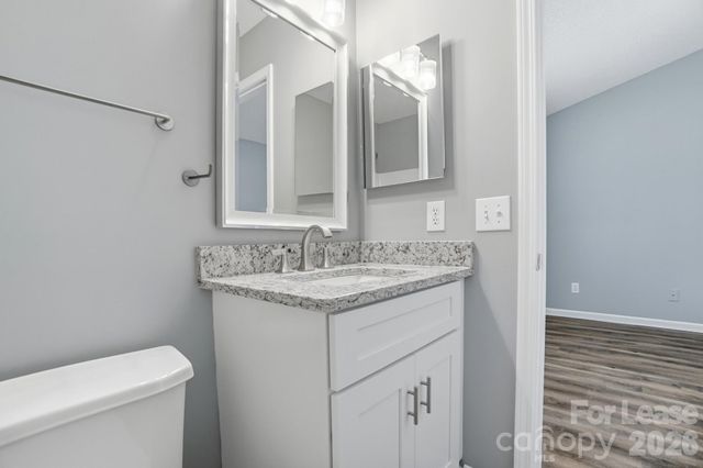 1760 Forest Side Lane, Charlotte, NC 28213