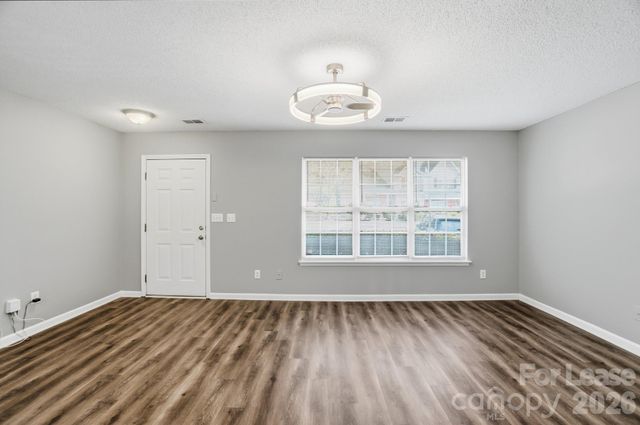 1760 Forest Side Lane, Charlotte, NC 28213