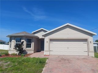 326 SW 24th PL, Cape Coral, FL 33991