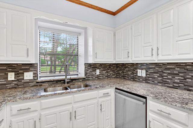 918 Green Brook Drive, Allen, TX 75002