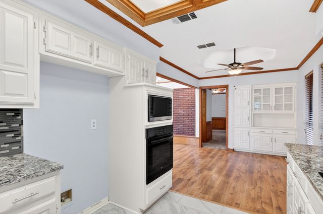 918 Green Brook Drive, Allen, TX 75002