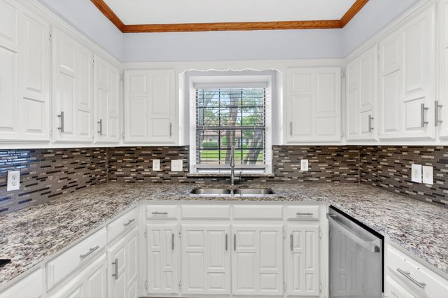 918 Green Brook Drive, Allen, TX 75002