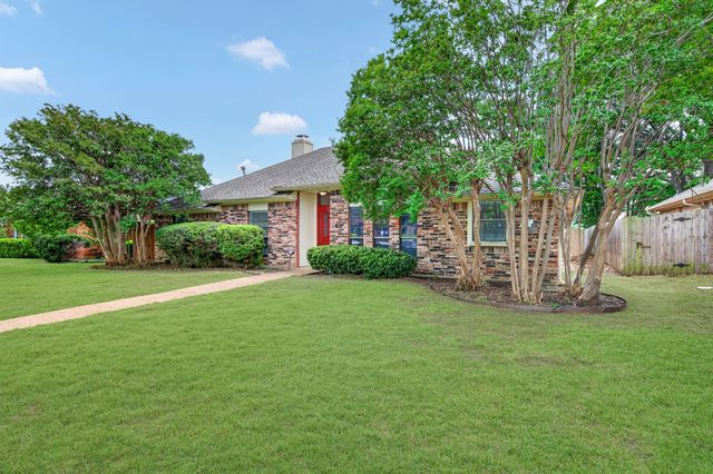 918 Green Brook Drive, Allen, TX 75002