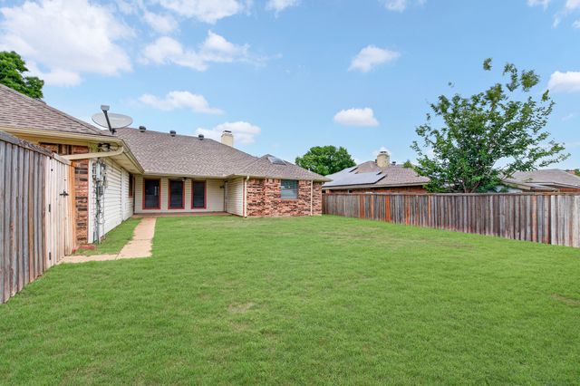 918 Green Brook Drive, Allen, TX 75002