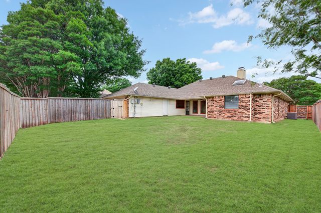 918 Green Brook Drive, Allen, TX 75002