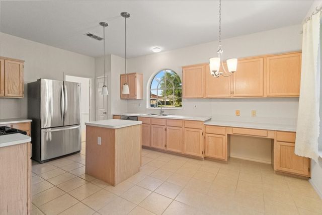1100 Bellingham Place, Arlington, TX 76001