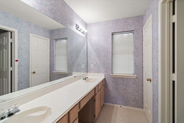 1100 Bellingham Place, Arlington, TX 76001