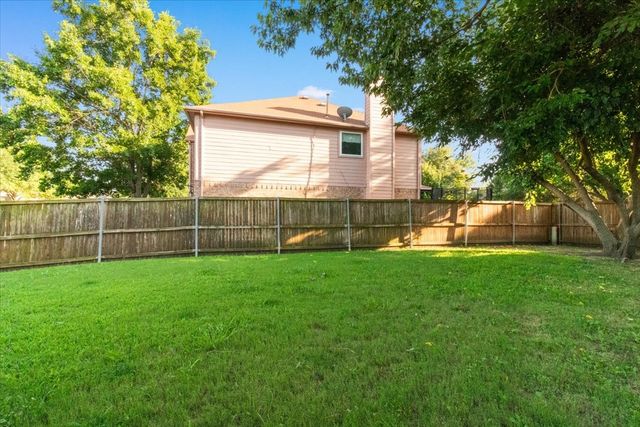 1100 Bellingham Place, Arlington, TX 76001