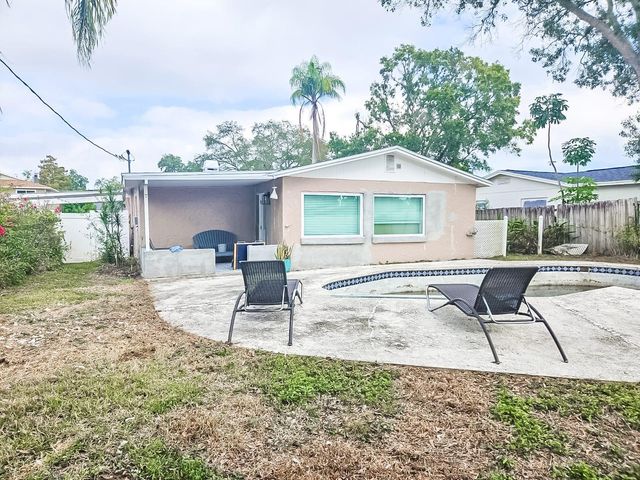 232 84TH AVENUE NE, St Petersburg, FL 33702