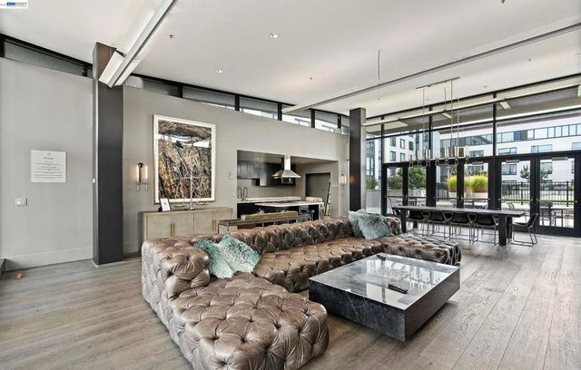 260 King Street 909, San Francisco, CA 94107