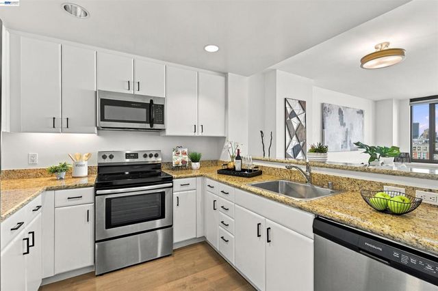 260 King Street 909, San Francisco, CA 94107