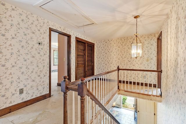 10 Tallard Road, Westford, MA 01886