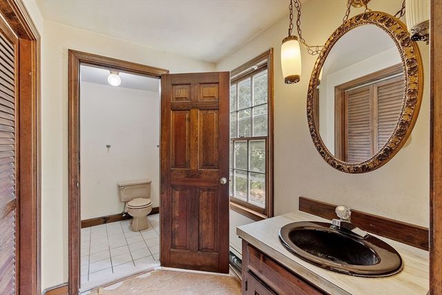 10 Tallard Road, Westford, MA 01886