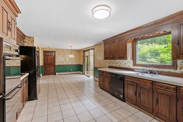 10 Tallard Road, Westford, MA 01886