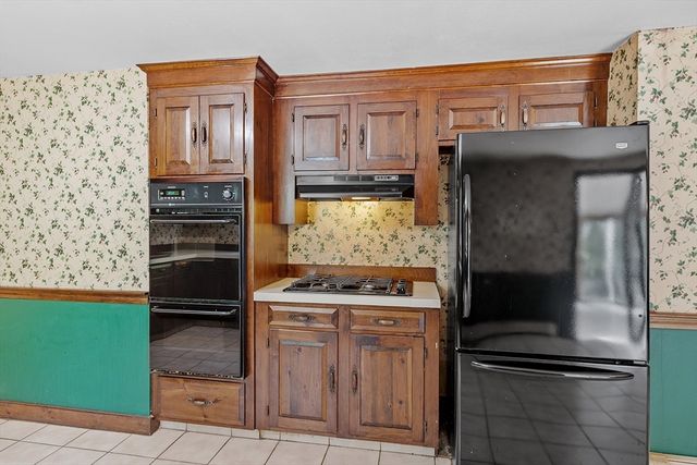 10 Tallard Road, Westford, MA 01886