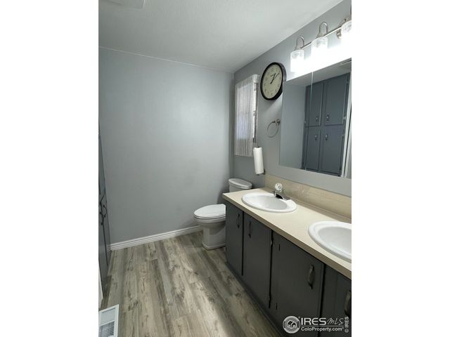 605 W 57th St 64, Loveland, CO 80538