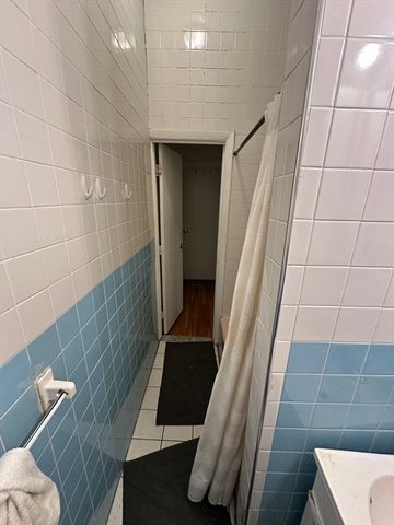 11 Aberdeen 2, Boston, MA 02215