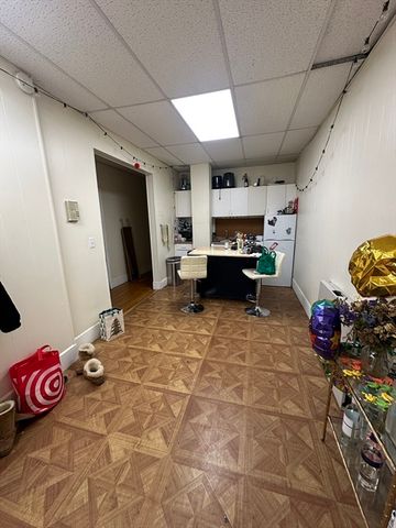 11 Aberdeen 2, Boston, MA 02215