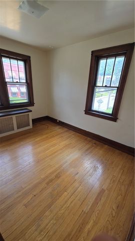 540 Brinton Ave, Trafford, PA 15085